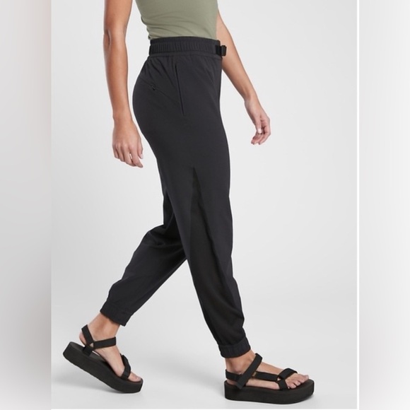Athleta Quest Jogger Pants - Black (Size 8) - Picture 3 of 7
